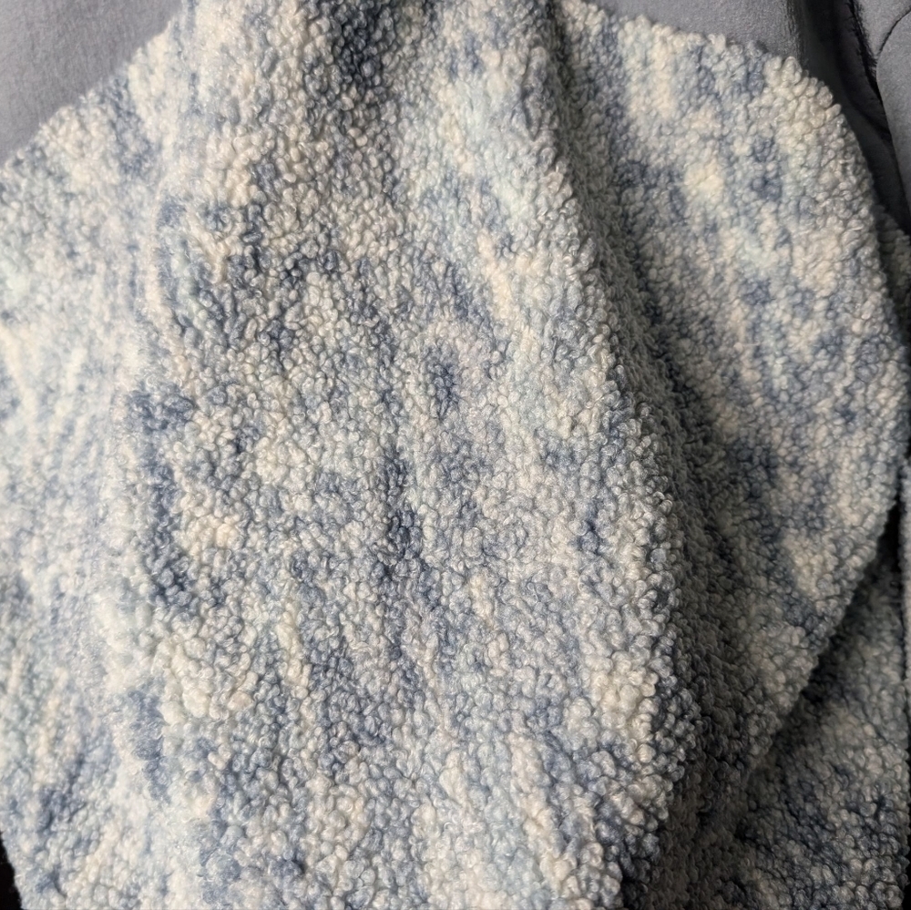 New Cozy Blue White Fleece Jacket Full Front Zipper Fast Dry Recycled Polyester - Picture 6 of 10